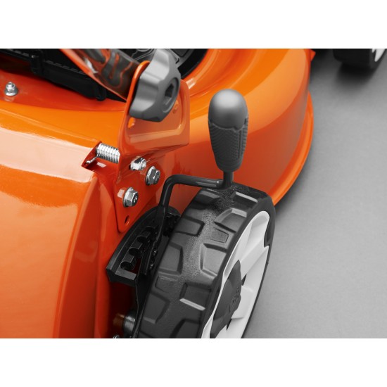 Акумулаторни машини Husqvarna - Акумулаторна косачка HUSQVARNA LC 141i